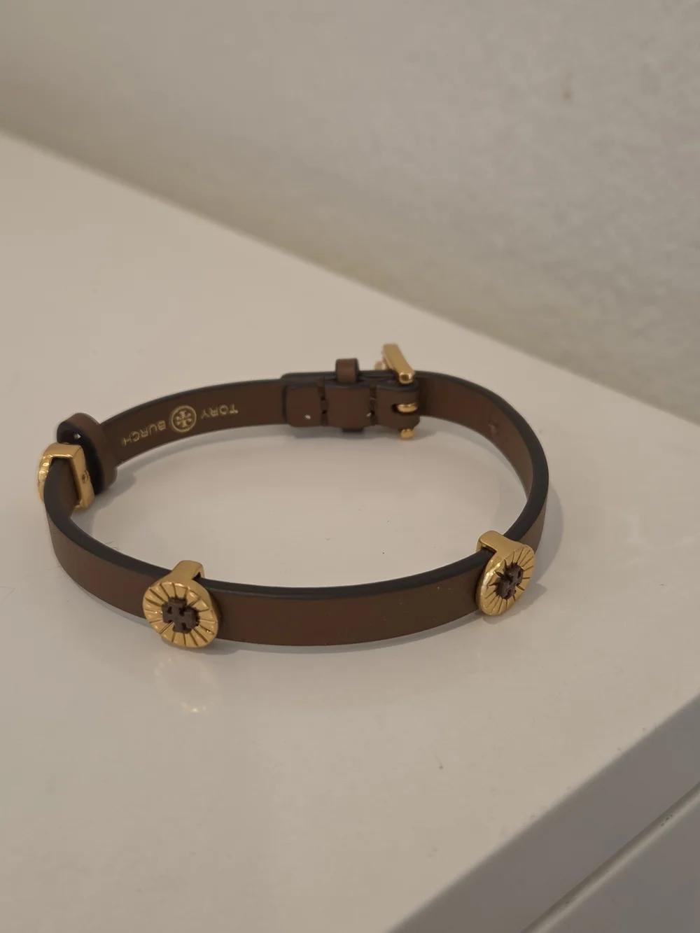 Brand New Tory Burch Brown Leather Gold Tone Logo Single Wrap Bracelet